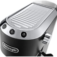 Рожковая кофеварка DeLonghi Dedica EC 685.BK - Изображение №3 — Chaika Market