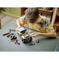 Конструктор LEGO Technic 42139 Внедорожный грузовик - Изображение №9 — Chaika Market
