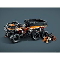 Конструктор LEGO Technic 42139 Внедорожный грузовик - Изображение №5 — Chaika Market