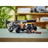 Конструктор LEGO Technic 42139 Внедорожный грузовик - Изображение №12 — Chaika Market