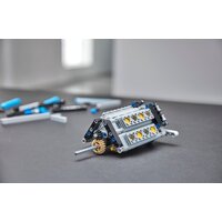 Конструктор LEGO Technic 42083 Bugatti Chiron - Изображение №8 — Chaika Market