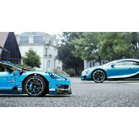 Конструктор LEGO Technic 42083 Bugatti Chiron - Изображение №19 — Chaika Market