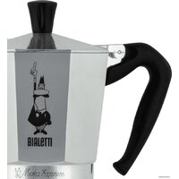 Гейзерная кофеварка Bialetti Moka Express (12 порций) - Изображение №4 — Chaika Market