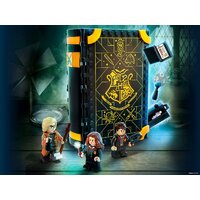 Конструктор LEGO Harry Potter 76397 Учеба в Хогвартсе: Урок защиты - Изображение №8 — Chaika Market
