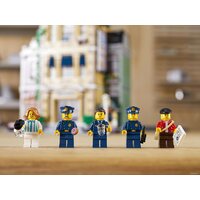 Конструктор LEGO Creator 10278 Полицейский участок - Изображение №30 — Chaika Market