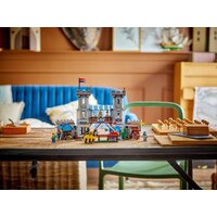 Конструктор LEGO Creator 3 в 1 31168 Средневековый замок конных рыцарей - Изображение №12 — Chaika Market