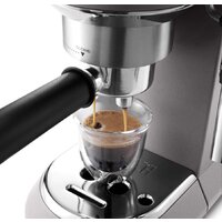 Рожковая кофеварка DeLonghi Dedica Metallics EC785.GY - Изображение №3 — Chaika Market