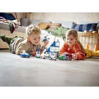 Конструктор LEGO City 60316 Полицейский участок - Изображение №3 — Chaika Market