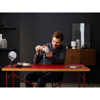 Конструктор LEGO Star Wars 75327 Шлем Люка Скайуокера (Красный-5) - Изображение №8 — Chaika Market