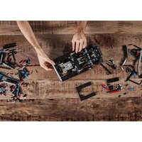 Конструктор LEGO Technic 42111 Dodge Charger Доминика Торетто - Изображение №9 — Chaika Market