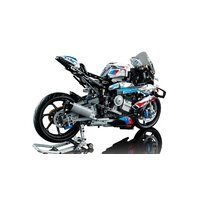 Конструктор LEGO Technic 42130 BMW M 1000 RR - Изображение №7 — Chaika Market