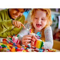 Набор деталей LEGO Classic 11029 Творческая коробка для вечеринок - Изображение №12 — Chaika Market