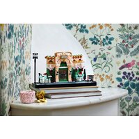 Конструктор LEGO Icons Французское кафе 10362 - Изображение №10 — Chaika Market