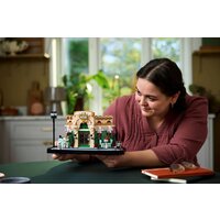 Конструктор LEGO Icons Французское кафе 10362 - Изображение №8 — Chaika Market