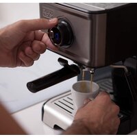 Рожковая кофеварка Black & Decker BXCO1200E - Изображение №7 — Chaika Market