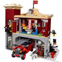 Конструктор LEGO Creator 10263 Пожарная часть в зимней деревне - Изображение №10 — Chaika Market