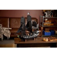 Конструктор LEGO Icons 10365 Пираты Карибского моря: Черная жемчужина - Изображение №20 — Chaika Market