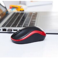 Мышь Logitech M185 (черный/красный) - Изображение №5 — Chaika Market