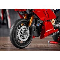 Конструктор LEGO Technic 42107 Ducati Panigale V4 R - Изображение №11 — Chaika Market