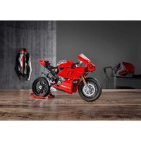 Конструктор LEGO Technic 42107 Ducati Panigale V4 R - Изображение №17 — Chaika Market