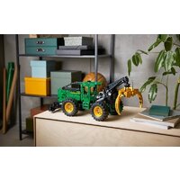 Конструктор LEGO Technic 42157 Скиддер John Deere 948L-II - Изображение №8 — Chaika Market