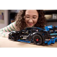Конструктор LEGO Technic 42176 Porsche GT4 e-Performance - Изображение №8 — Chaika Market