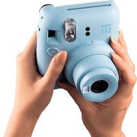 Фотоаппарат Fujifilm Instax Mini 12 (голубой) - Изображение №6 — Chaika Market