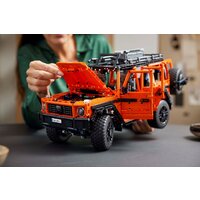 Конструктор LEGO Technic 42177 Профессиональная линейка Mercedes-Benz G500 - Изображение №9 — Chaika Market