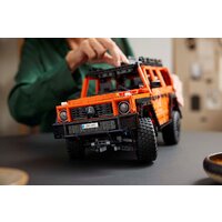 Конструктор LEGO Technic 42177 Профессиональная линейка Mercedes-Benz G500 - Изображение №10 — Chaika Market