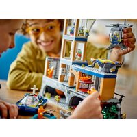 Конструктор LEGO City 60419 Полицейская тюрьма на острове - Изображение №10 — Chaika Market
