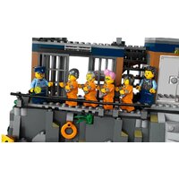 Конструктор LEGO City 60419 Полицейская тюрьма на острове - Изображение №6 — Chaika Market