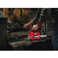 Шприц для смазки Milwaukee M18 GG-0 4933440493 (без АКБ) - Изображение №6 — Chaika Market