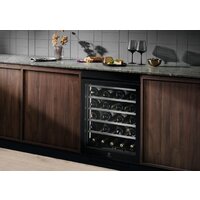 Винный шкаф Electrolux EWUS040B8B - Изображение №6 — Chaika Market