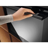 Электрический духовой шкаф Electrolux KODEF70BZ - Изображение №2 — Chaika Market