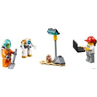 Конструктор LEGO City 60229 Площадка для сборки и транспорт для перевозки ракеты - Изображение №8 — Chaika Market