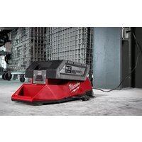 Зарядное устройство Milwaukee MXF C 4933471839 - Изображение №4 — Chaika Market