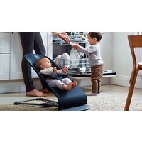 Шезлонг BabyBjorn Bliss Mesh (сетка, антрацит) - Изображение №5 — Chaika Market