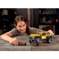 Конструктор LEGO Technic 42122 Jeep Wrangler - Изображение №10 — Chaika Market