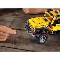 Конструктор LEGO Technic 42122 Jeep Wrangler - Изображение №12 — Chaika Market