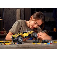Конструктор LEGO Technic 42122 Jeep Wrangler - Изображение №13 — Chaika Market