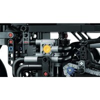 Конструктор LEGO Technic 42153 NASCAR Next Gen Chevrolet Camaro ZL1 - Изображение №7 — Chaika Market