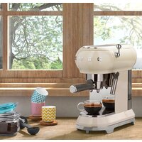 Рожковая кофеварка Smeg ECF01CREU - Изображение №7 — Chaika Market