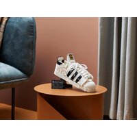 Конструктор LEGO 10282 Кроссовки adidas Originals Superstar - Изображение №11 — Chaika Market