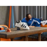 Конструктор LEGO 10282 Кроссовки adidas Originals Superstar - Изображение №13 — Chaika Market