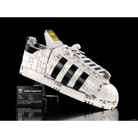 Конструктор LEGO 10282 Кроссовки adidas Originals Superstar - Изображение №9 — Chaika Market