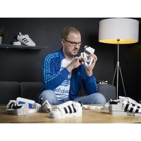 Конструктор LEGO 10282 Кроссовки adidas Originals Superstar - Изображение №32 — Chaika Market