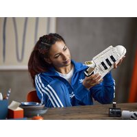 Конструктор LEGO 10282 Кроссовки adidas Originals Superstar - Изображение №21 — Chaika Market