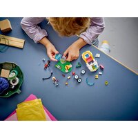 Конструктор LEGO Friends Электромобиль и зарядное устройство 42609 - Изображение №11 — Chaika Market