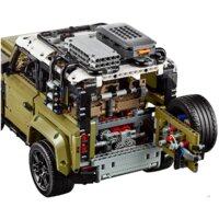 Конструктор LEGO Technic 42110 Land Rover Defender - Изображение №10 — Chaika Market
